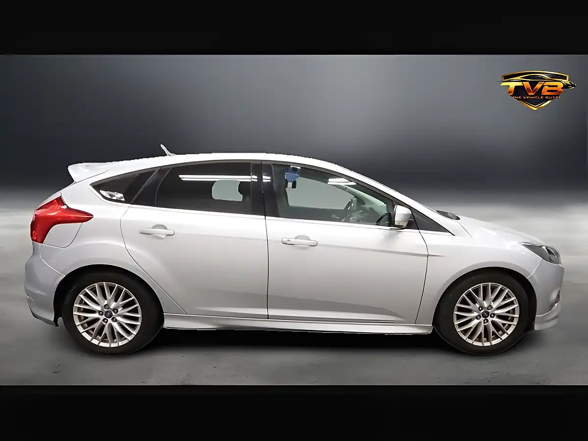 Used 2014 Ford Focus Zetec S T Silver - Interior and Exterior details 2