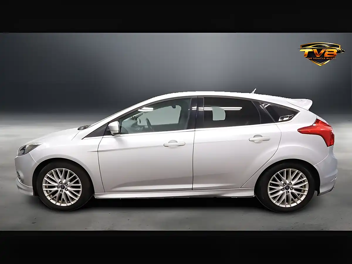 Used 2014 Ford Focus Zetec S T Silver - Interior and Exterior details 6