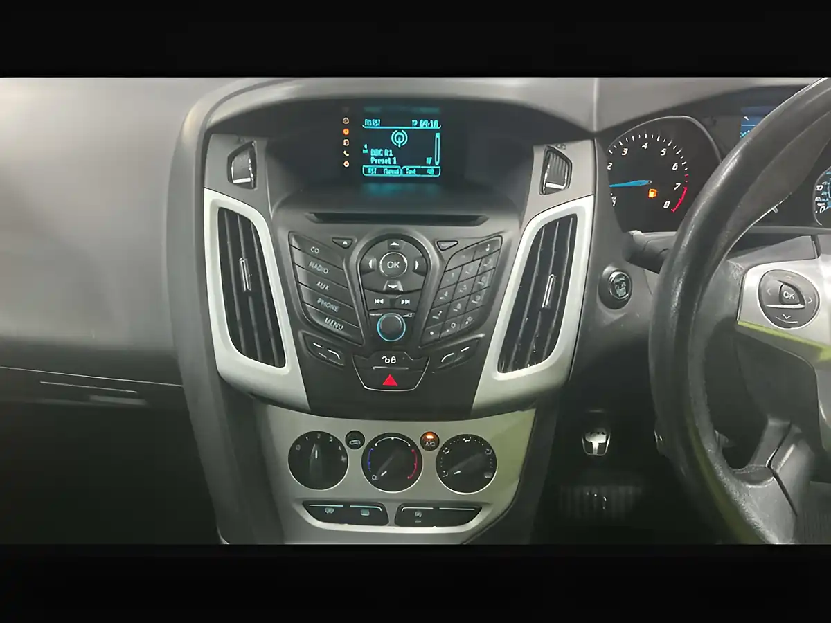 Used 2014 Ford Focus Zetec S T Silver - Interior and Exterior details 9