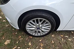 Used 2014 Ford Focus Zetec White - Interior and Exterior details 10