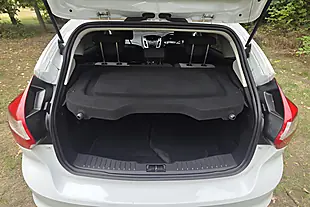 Used 2014 Ford Focus Zetec White - Interior and Exterior details 11