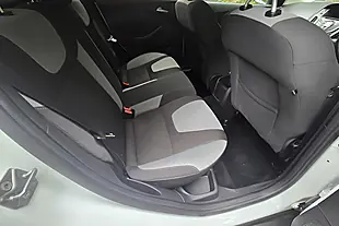 Used 2014 Ford Focus Zetec White - Interior and Exterior details 13
