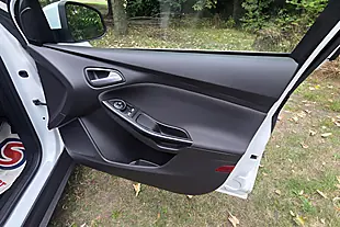 Used 2014 Ford Focus Zetec White - Interior and Exterior details 15