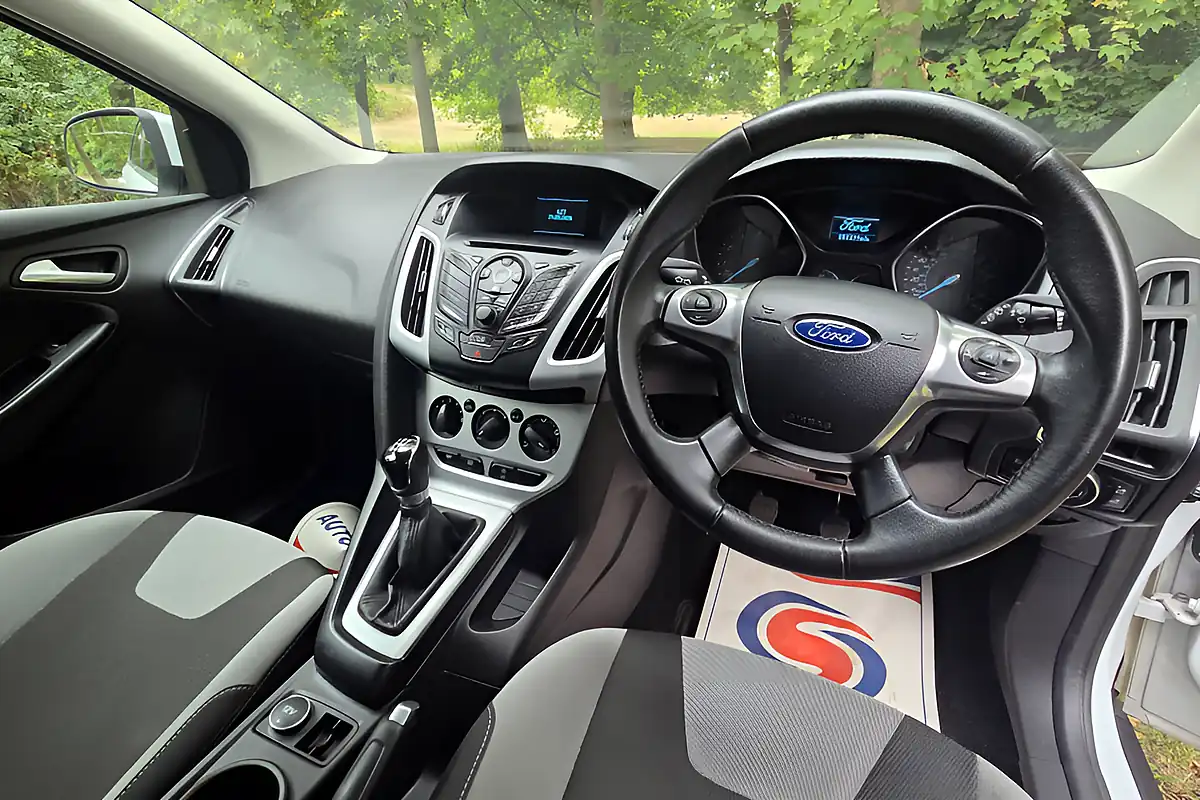 Used 2014 Ford Focus Zetec White - Interior and Exterior details 19