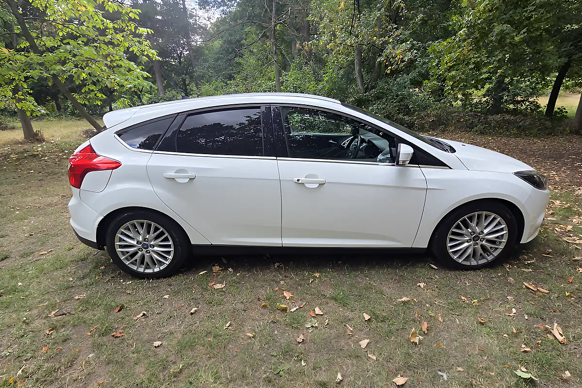 Used 2014 Ford Focus Zetec White - Interior and Exterior details 4