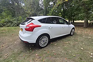 Used 2014 Ford Focus Zetec White - Interior and Exterior details 5