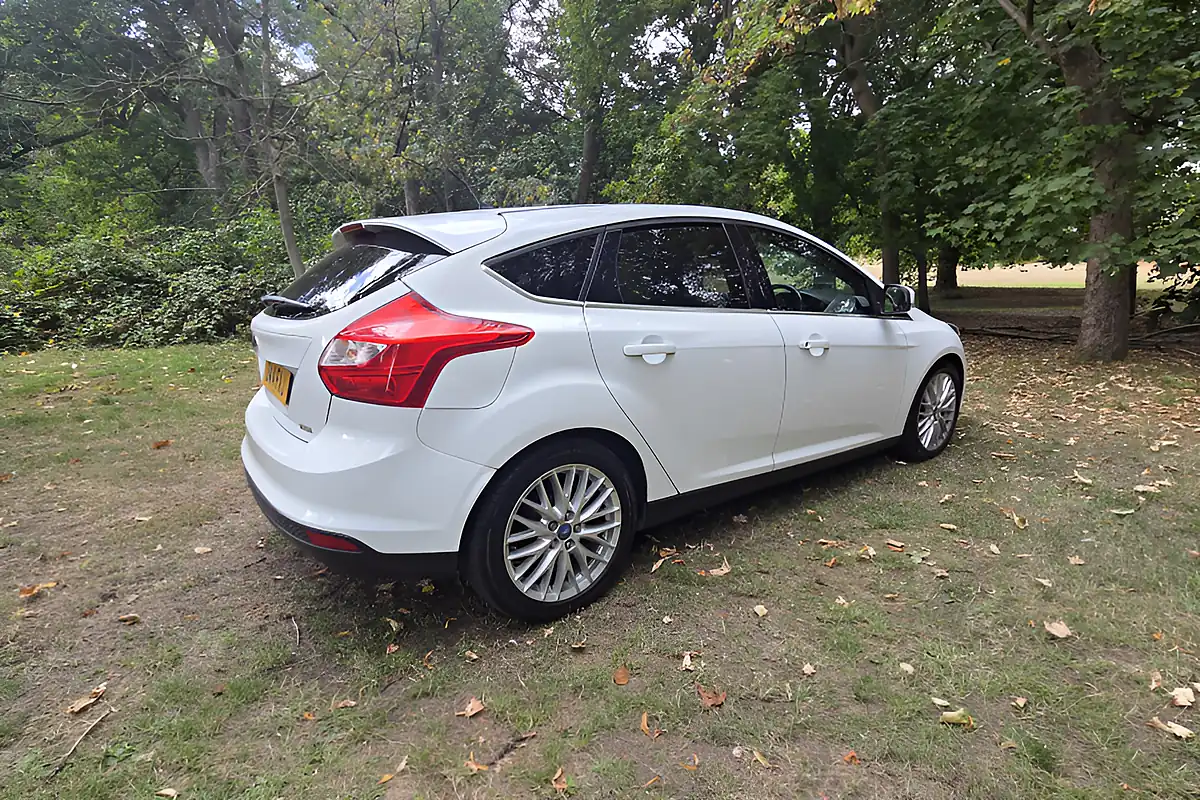 Used 2014 Ford Focus Zetec White - Interior and Exterior details 5