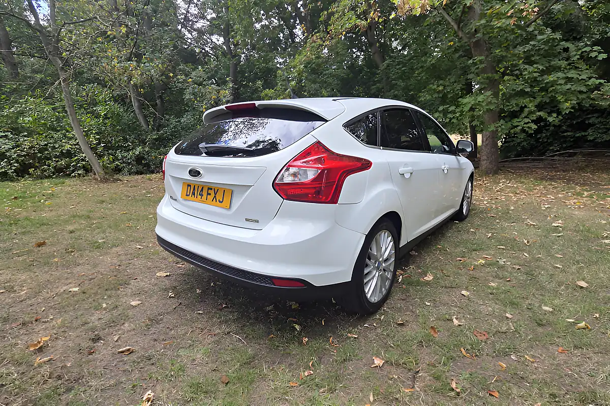 Used 2014 Ford Focus Zetec White - Interior and Exterior details 6
