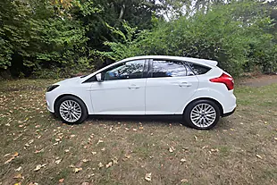 Used 2014 Ford Focus Zetec White - Interior and Exterior details 9