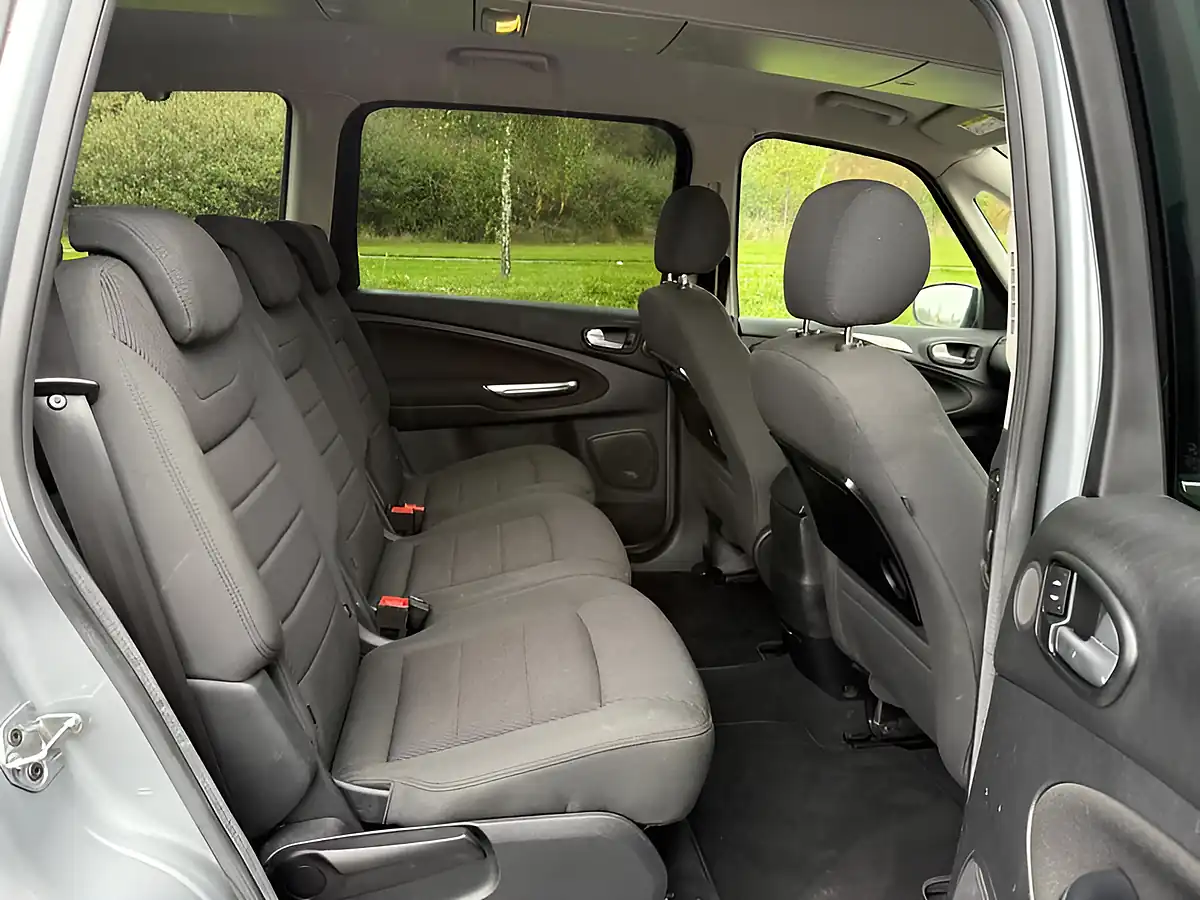 Used 2014 Ford Galaxy Titanium Silver - Interior and Exterior details 12