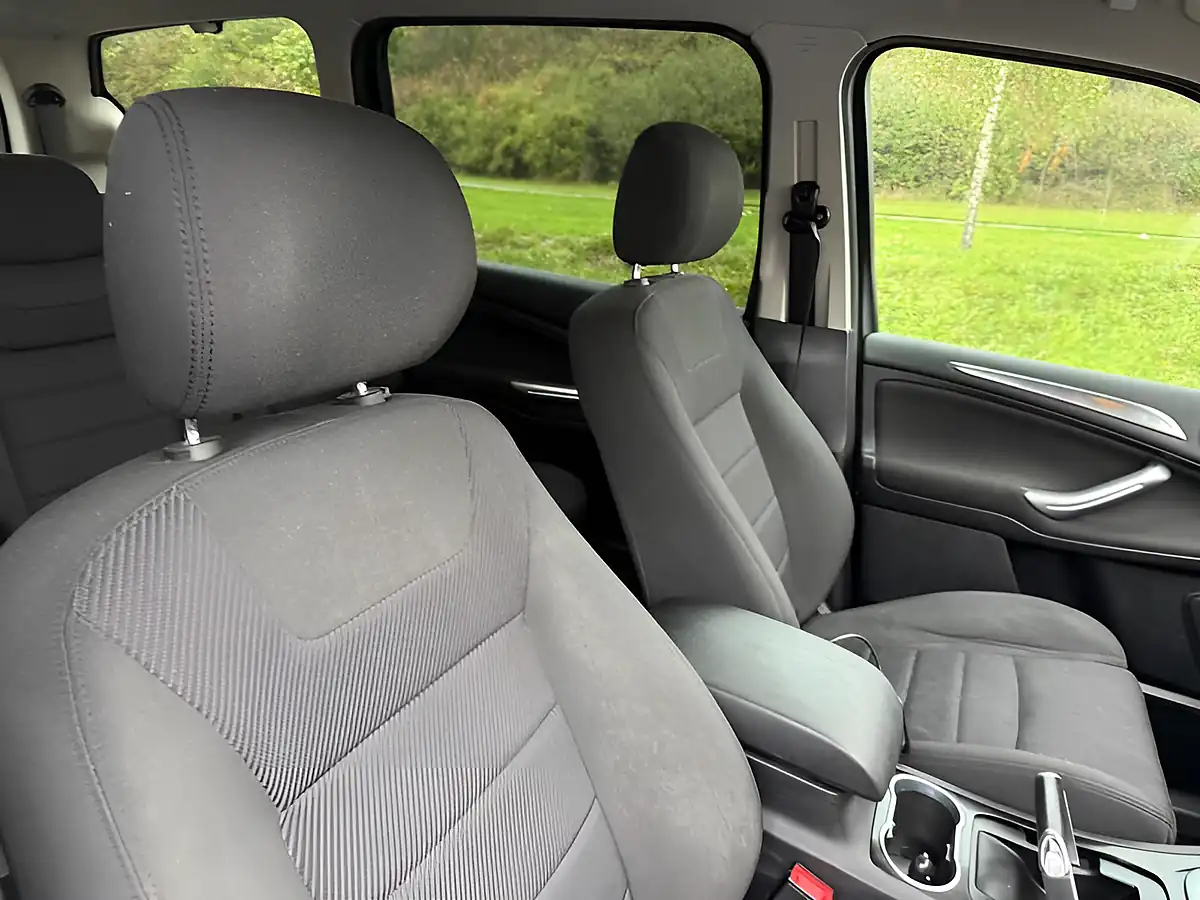 Used 2014 Ford Galaxy Titanium Silver - Interior and Exterior details 15