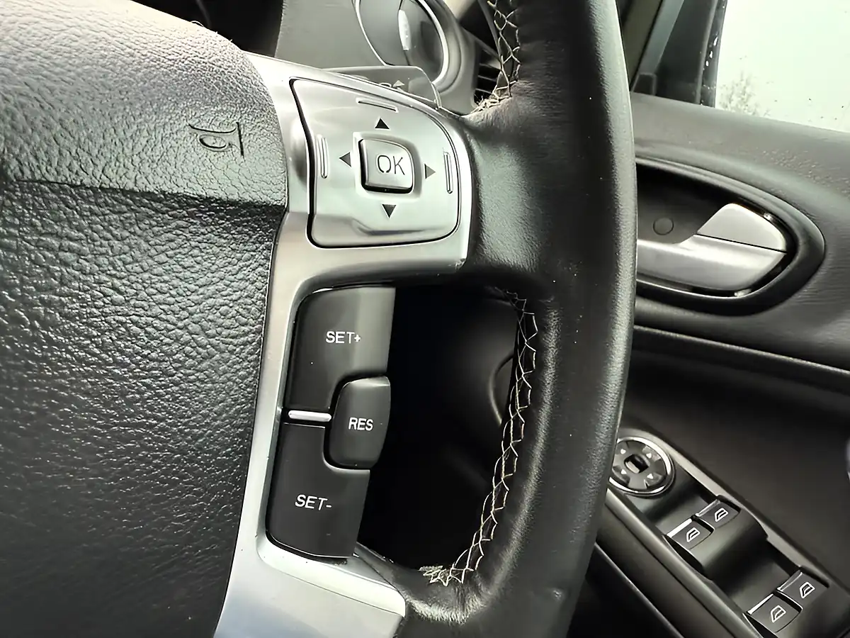 Used 2014 Ford Galaxy Titanium Silver - Interior and Exterior details 18