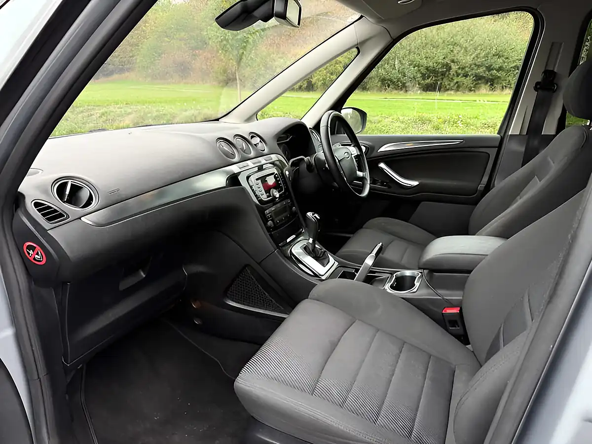 Used 2014 Ford Galaxy Titanium Silver - Interior and Exterior details 8