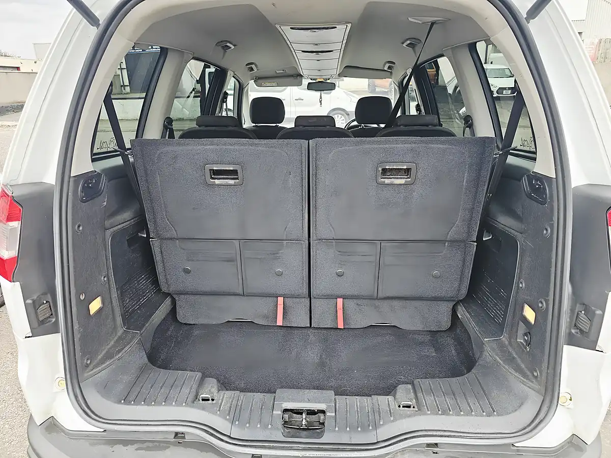Used 2014 Ford Galaxy Titanium White - Interior and Exterior details 7