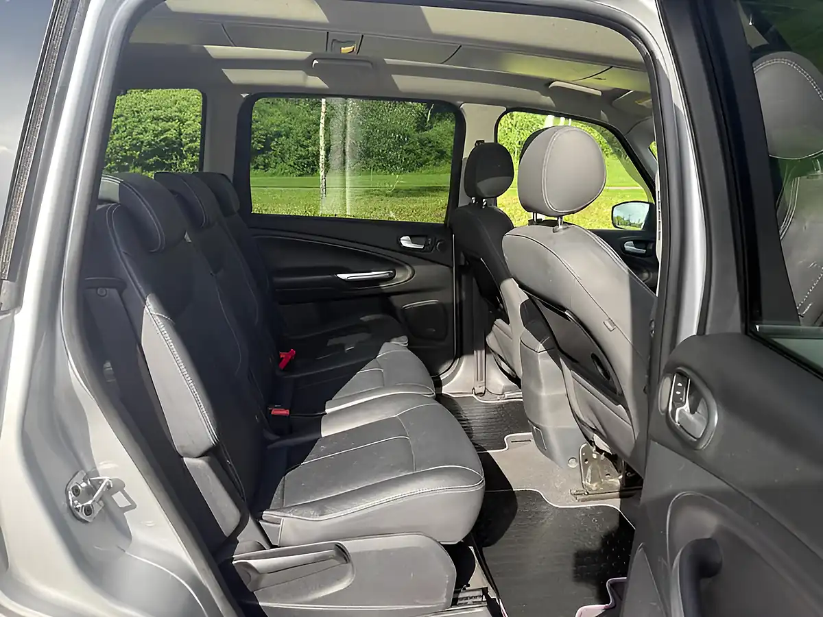 Used 2014 Ford Galaxy Titanium X Silver - Interior and Exterior details 11
