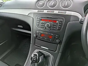 Used 2014 Ford Galaxy Zetec Silver - Interior and Exterior details 10