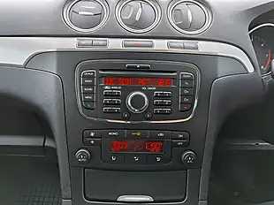 Used 2014 Ford Galaxy Zetec Silver - Interior and Exterior details 11