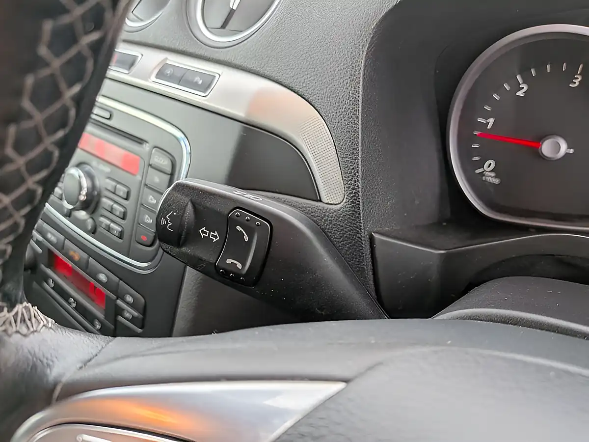 Used 2014 Ford Galaxy Zetec Silver - Interior and Exterior details 18