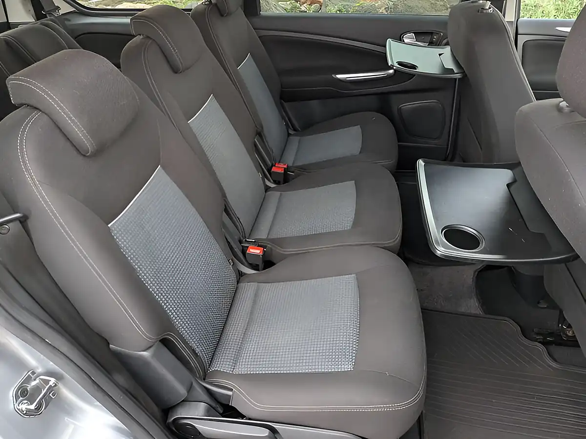 Used 2014 Ford Galaxy Zetec Silver - Interior and Exterior details 20