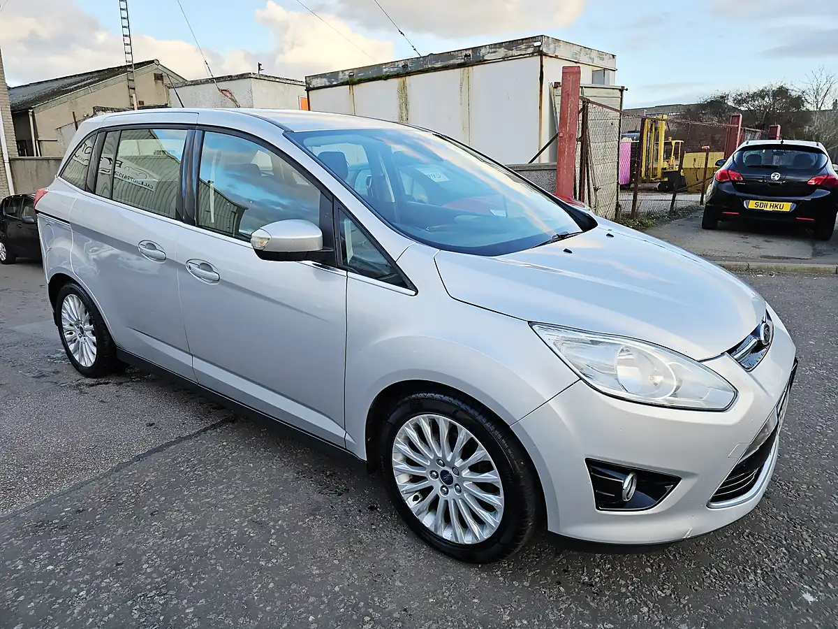 Used 2014 Ford Grand C-Max Titanium Silver - Interior and Exterior details 6