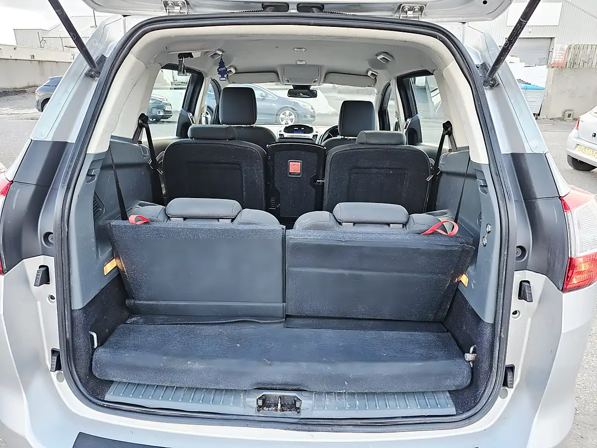 Used 2014 Ford Grand C-Max Titanium Silver - Interior and Exterior details 7