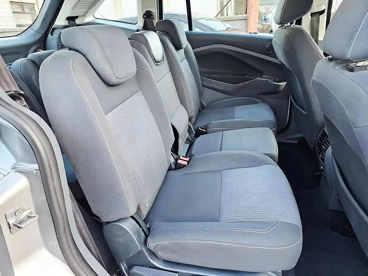 Used 2014 Ford Grand C-Max Titanium Silver - Interior and Exterior details 9