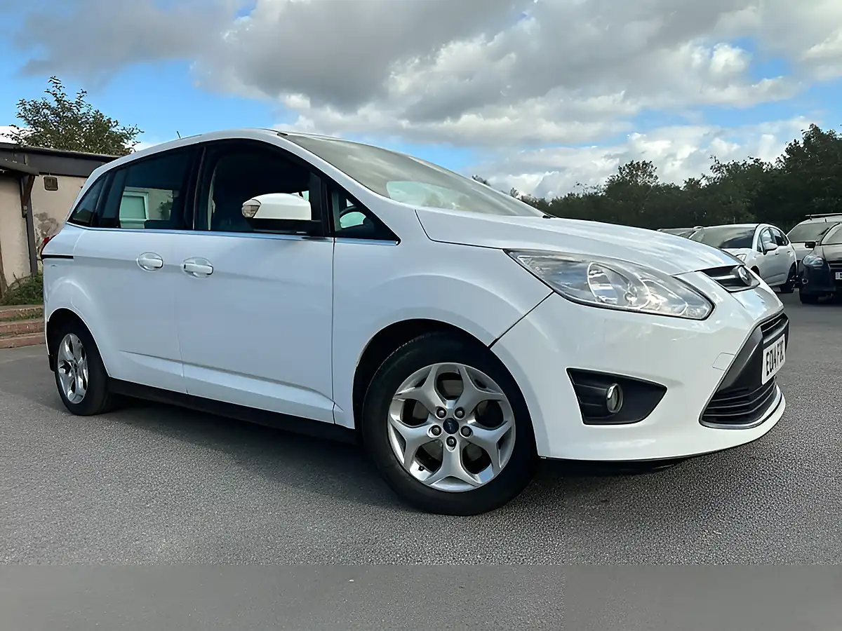 Used 2014 Ford Grand C-Max Zetec White - Front View