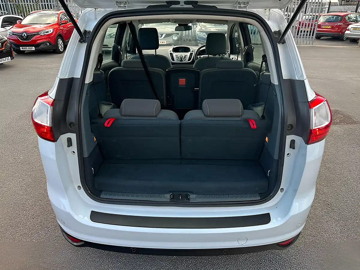 Used 2014 Ford Grand C-Max Zetec White - Interior and Exterior details 10