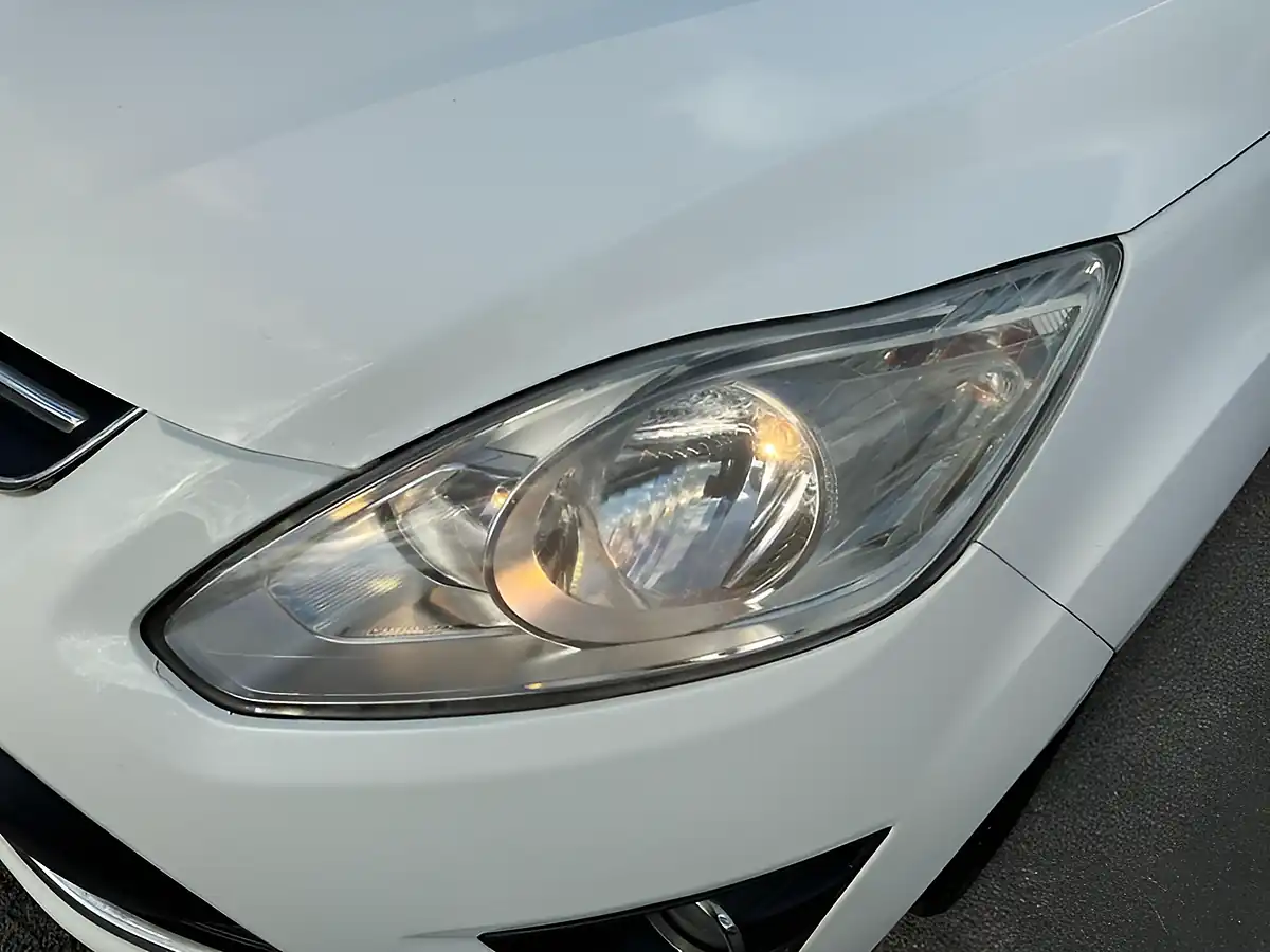 Used 2014 Ford Grand C-Max Zetec White - Interior and Exterior details 11