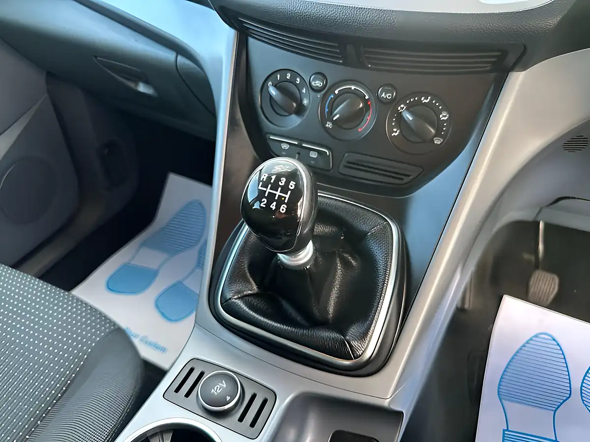 Used 2014 Ford Grand C-Max Zetec White - Interior and Exterior details 15