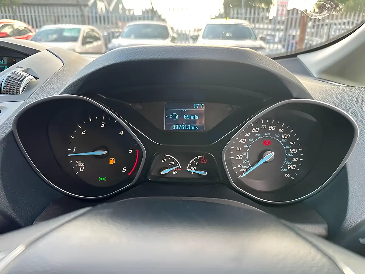 Used 2014 Ford Grand C-Max Zetec White - Interior and Exterior details 17