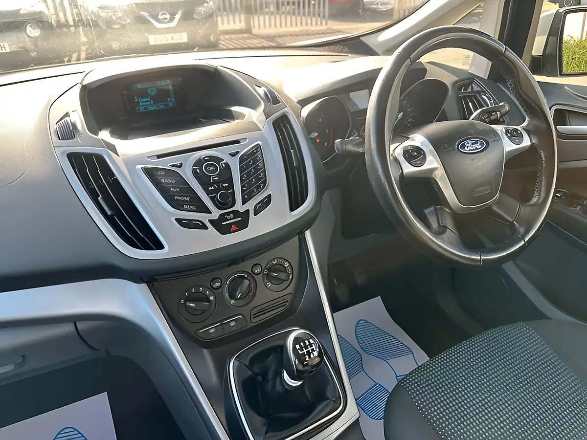 Used 2014 Ford Grand C-Max Zetec White - Interior and Exterior details 19