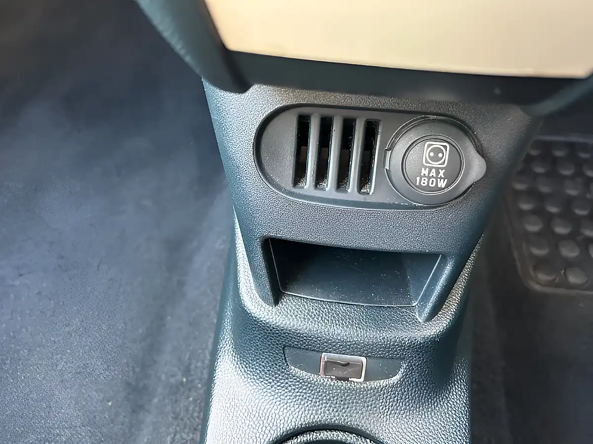 Used 2014 Ford Ka Edge Blue - Interior and Exterior details 16