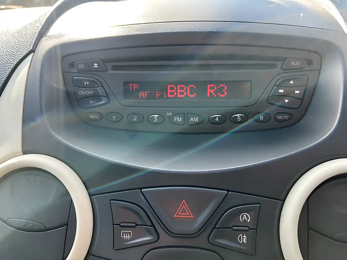 Used 2014 Ford Ka Edge Blue - Interior and Exterior details 17