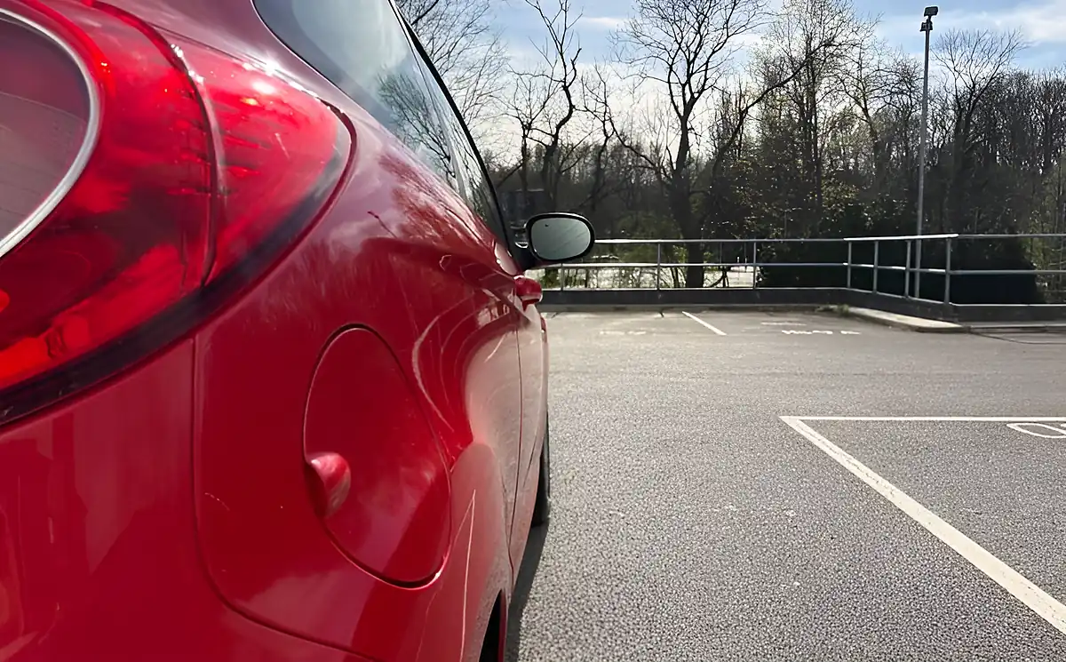 Used 2014 Ford Ka Edge Red - Interior and Exterior details 12