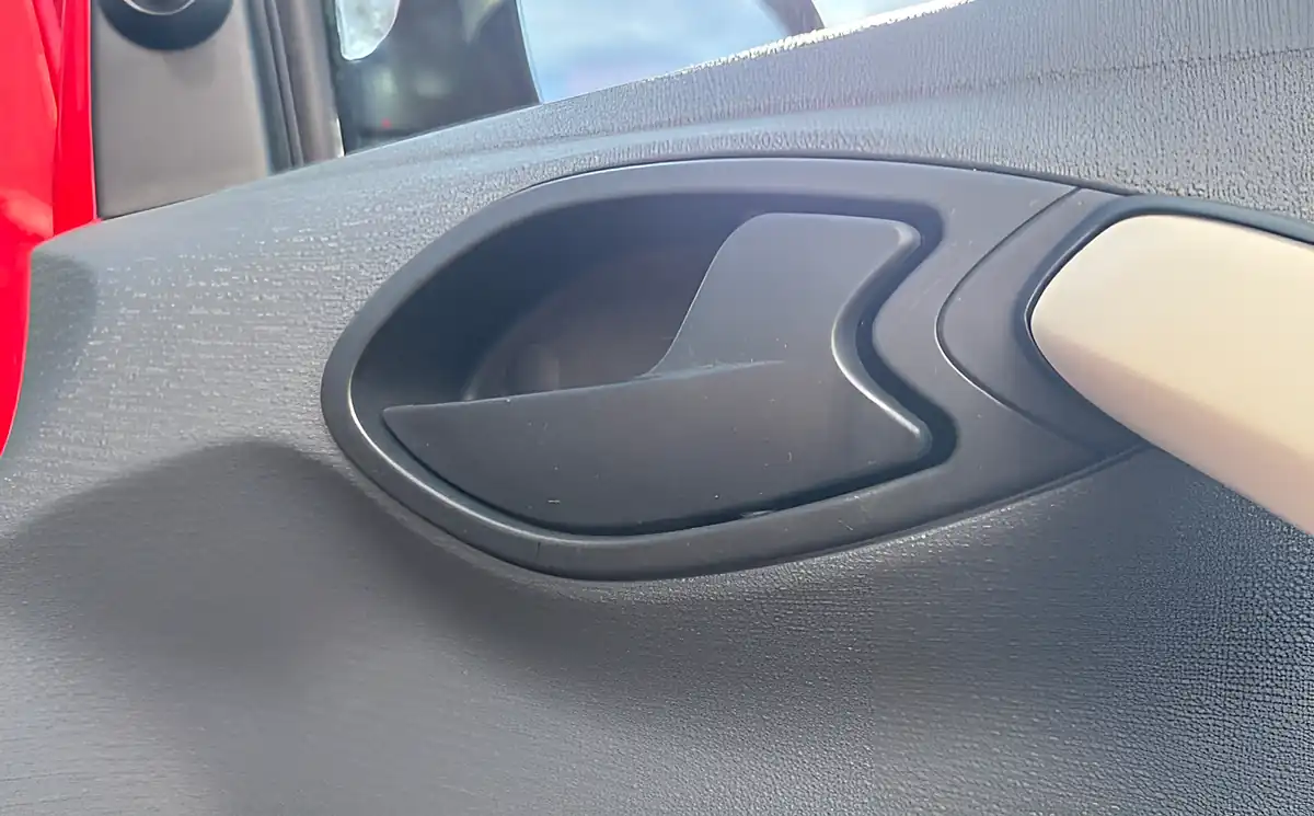 Used 2014 Ford Ka Edge Red - Interior and Exterior details 15