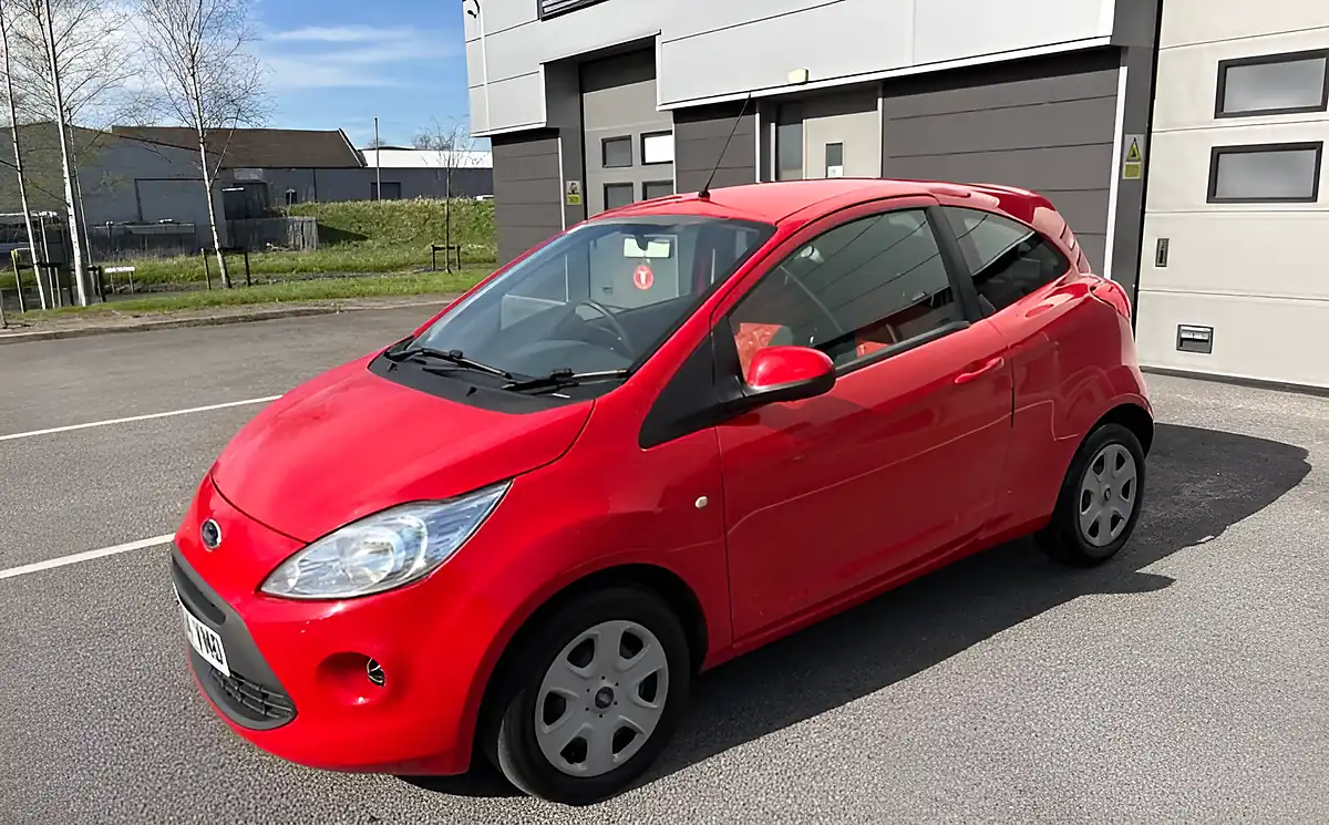 Used 2014 Ford Ka Edge Red - Interior and Exterior details 9
