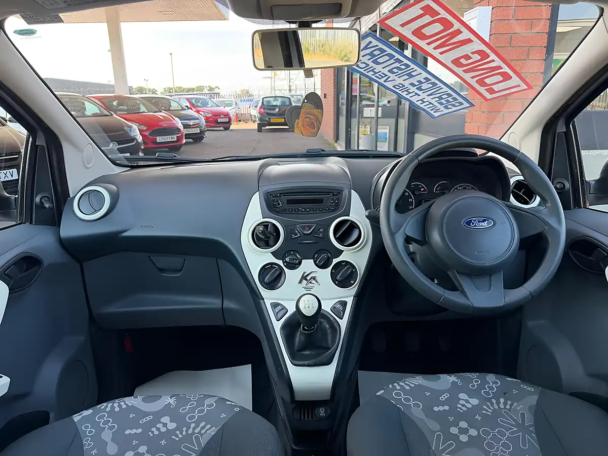 Used 2014 Ford Ka Edge Silver - Interior and Exterior details 15