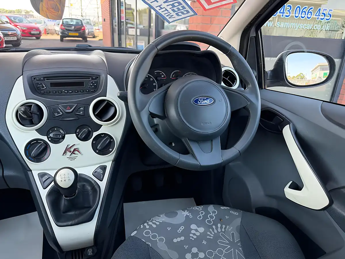 Used 2014 Ford Ka Edge Silver - Interior and Exterior details 16
