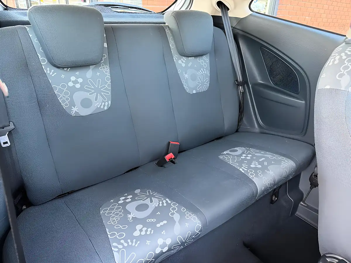 Used 2014 Ford Ka Edge Silver - Interior and Exterior details 19