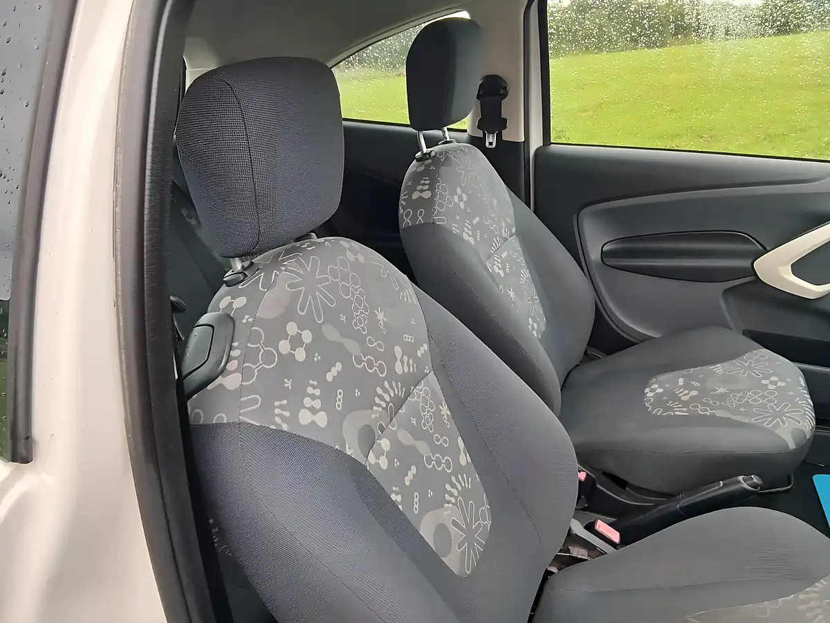 Used 2014 Ford Ka Edge White - Interior and Exterior details 14
