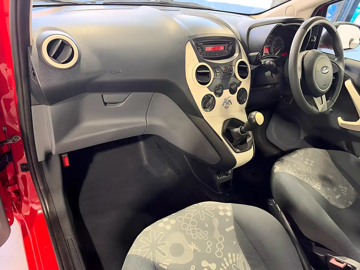 Used 2014 Ford Ka Studio Red - Interior and Exterior details 10