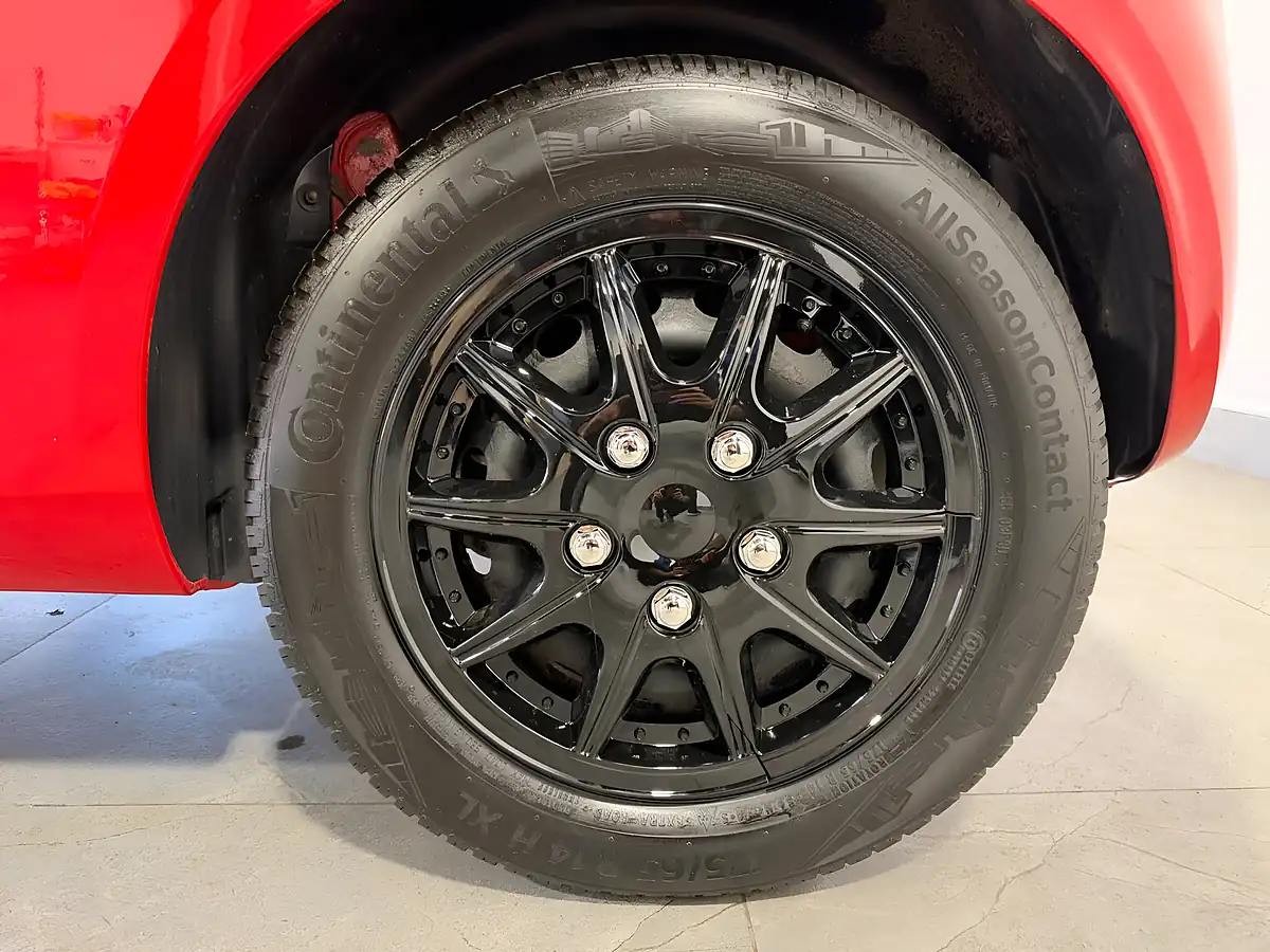 Used 2014 Ford Ka Studio Red - Interior and Exterior details 18