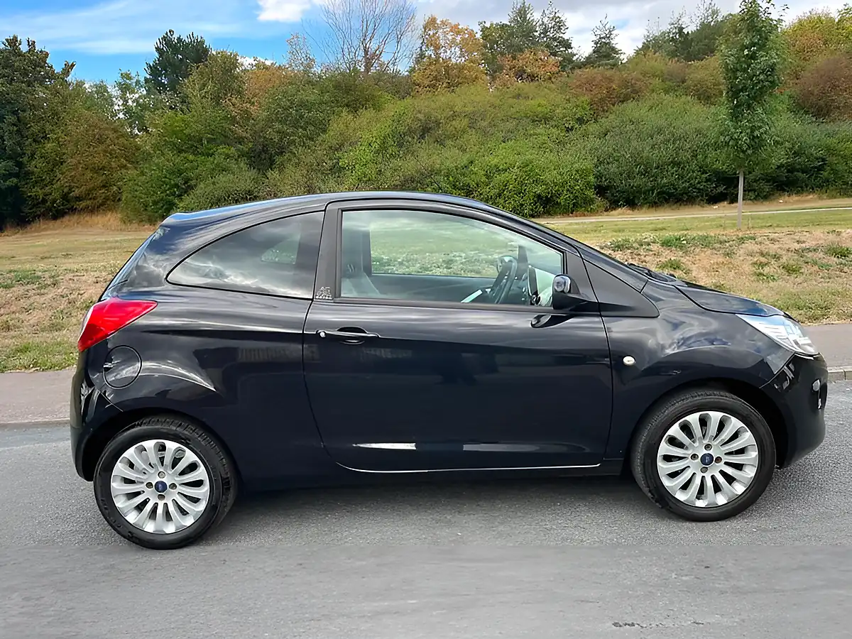 Used 2014 Ford Ka Zetec Black - Front View