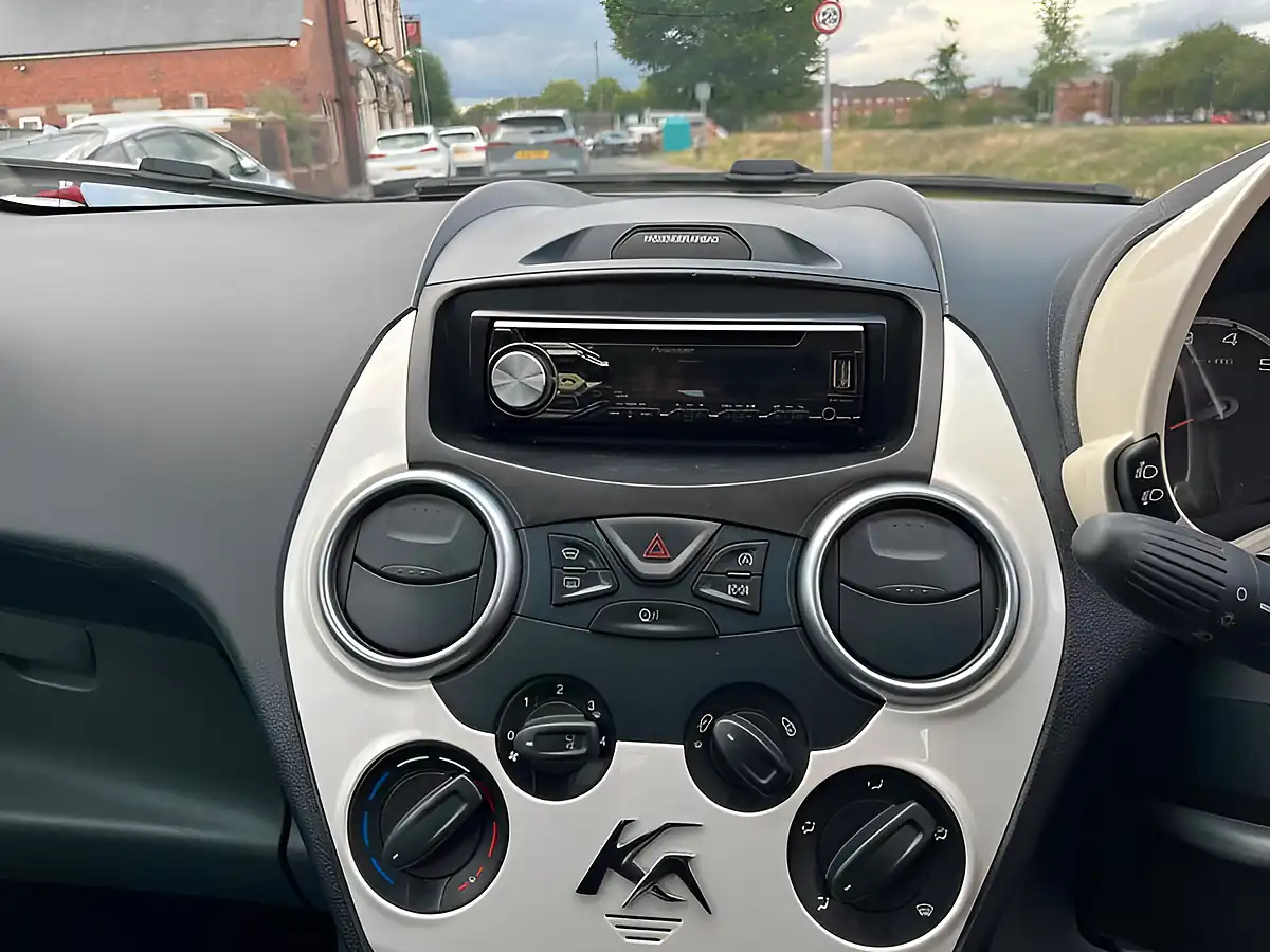 Used 2014 Ford Ka Zetec Black - Interior and Exterior details 12