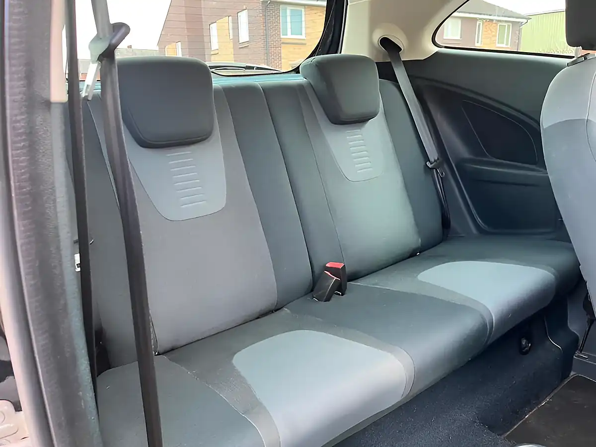 Used 2014 Ford Ka Zetec Black - Interior and Exterior details 9