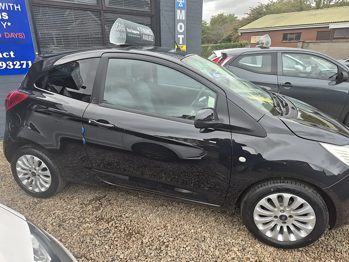 Used 2014 Ford Ka Zetec Black - Interior and Exterior details 5