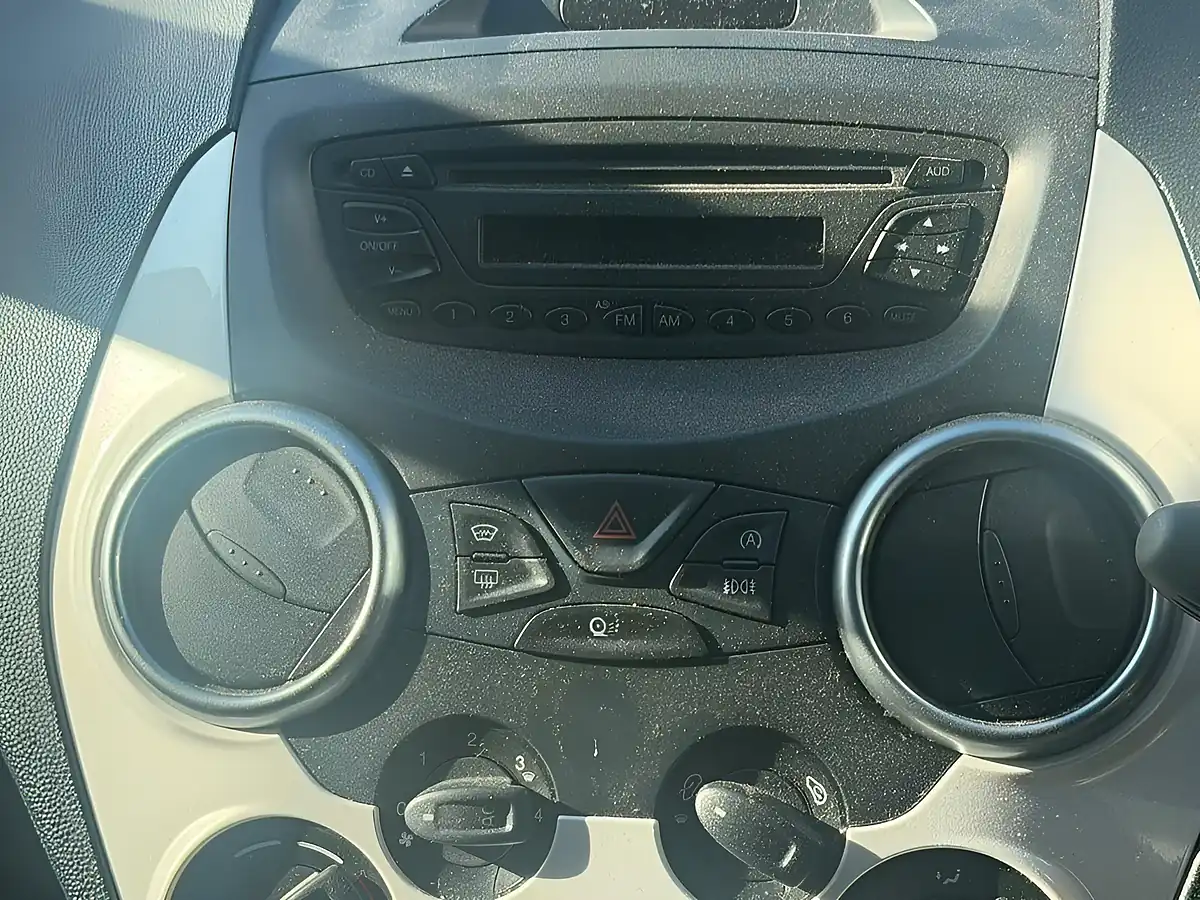 Used 2014 Ford Ka Zetec Blue - Interior and Exterior details 12