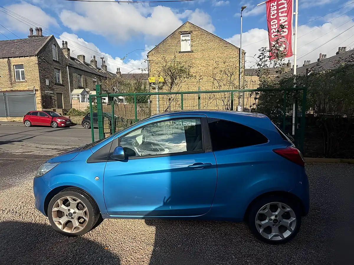Used 2014 Ford Ka Zetec Blue - Interior and Exterior details 4
