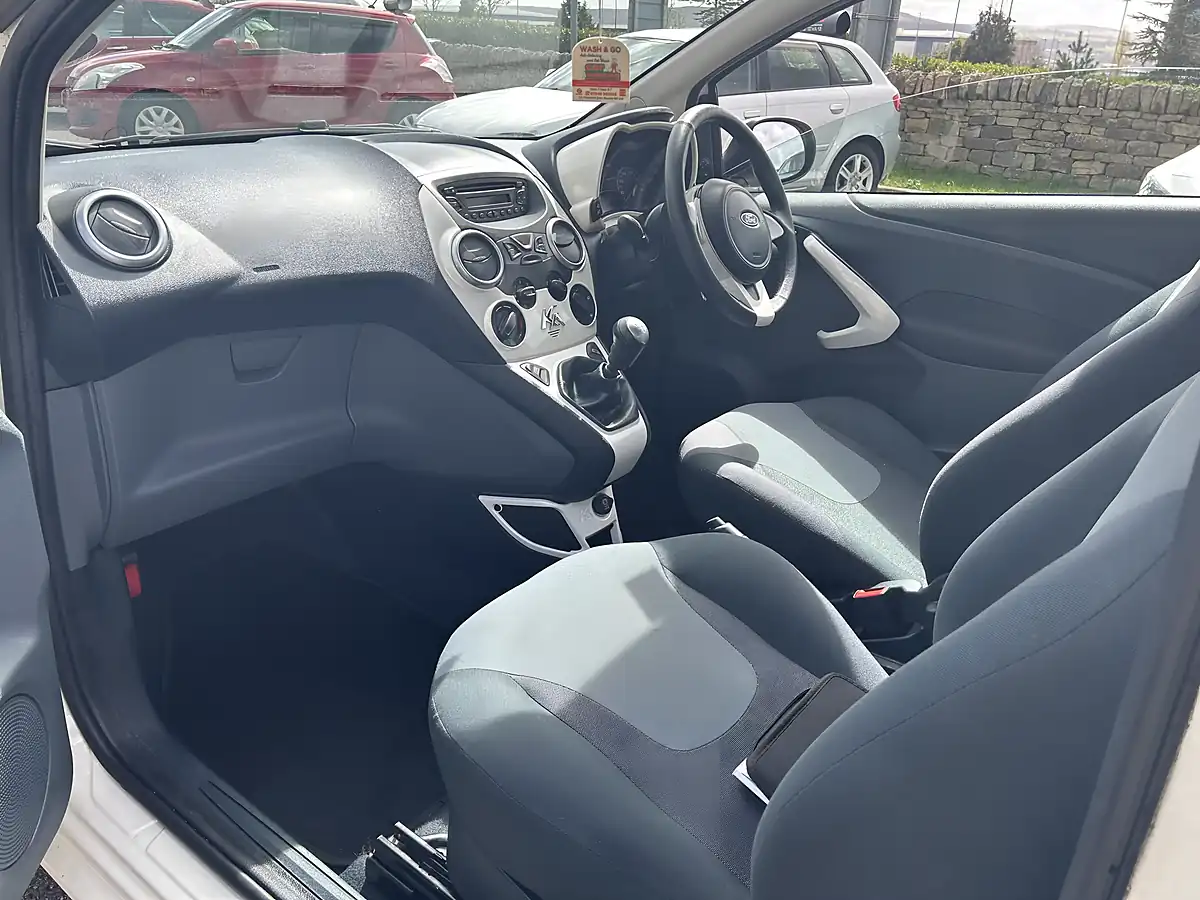 Used 2014 Ford Ka Zetec White - Interior and Exterior details 15
